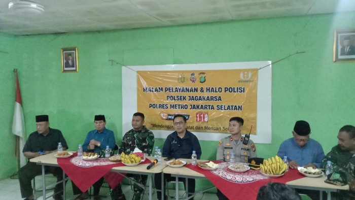 Polres Jaksel bertemu dengan warga di Jagakarsa.