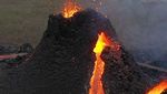 Potret Aliran Lava Panas Gunung Api di Islandia