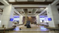 Tak ketinggalan penumpang juga bisa mengakses Kereta Cepat dengan menggunakan LRT melalui Stasiun LRT Halim.  