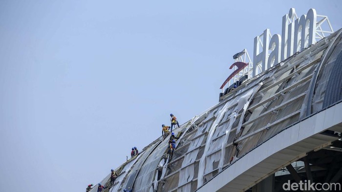 Pembangunan stasiun Kereta Cepat Jakarta Bandung (KCJB) Halim, terus dikebut. Begini progresnya.