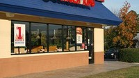 Restoran cepat saji bernama Burger King ternyata sudah hadir sejak 1953. Didirikan oleh Keith K Kramer dan Matthew Buns, restoran ini pertama kali hadir di Florida. Foto: Oldest