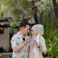 Saat jumpa pers, kuasa hukum Meylisa Zaara, Fitri Erna membeberkan beberapa fakta agar tidak terjadi simpang siur informasi. Terkait masalah KDRT, memang benar Mbak Meylisa telah mengalami KDRT yang dilakukan suaminya, KDRT itu pada Kamis tanggal 15 Juni 2023 sekitar pukul 17.30 WIB, kata pengacara Meylisa dalam jumpa pers yang ditayangkan di Intagram Meylisa Zaara @meylisazaara. Foto: Tangkapan layar.