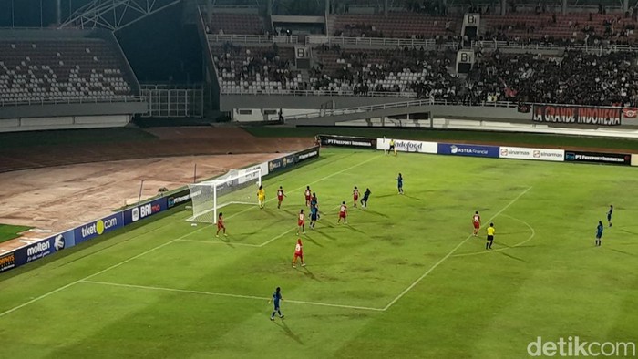 Semifinal AFF U-19, Indonesia kalah 1-7 dari Thailand.