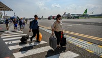 Pemindahan penerbangan ini mulai Oktober 2023 seiring dengan rampungnya infrastruktur penunjang yaitu Jalan Tol Cisumdawu.  