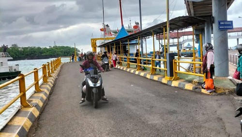 Situasi Pelabuhan Padangbai di Kecamatan Manggis, Kabupaten Karangasem, Bali, Kamis (13/7/2023). (Foto: Istimewa)