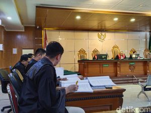 Jerat 11 Tahun Penjara Bayangi Hakim Agung Gazalba Saleh
