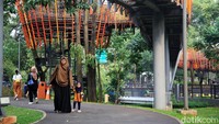 Tebet Eco Park sempat diserbu warga saat awal pembukaannya.  