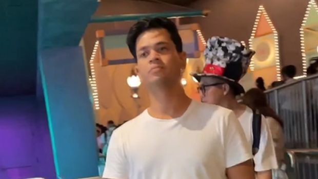 surya insomnia dan keluarga liburan disneyland