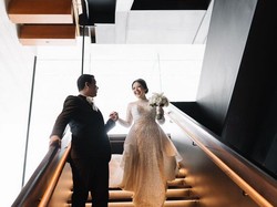 8 Foto Pernikahan Tina Toon yang Ternyata Sudah Menikah di Bulan Juni