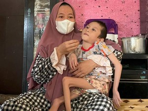 Yuk Bantu Azka, Penderita Cerebral Palsy hingga Tinggal Tulang Berbungkus Kulit