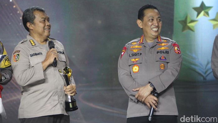 5 penerima Hoegeng Awards 2023 telah diumumkan malam ini. Kapolri Jenderal Listyo Sigit Prabowo memiliki pesan khusus kepada para penerima penghargaan tersebut.