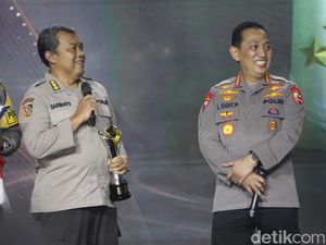 Kapolri Hadiahi Kombes Darmanto Pelatihan Kepemimpinan Nasional Tingkat I LAN