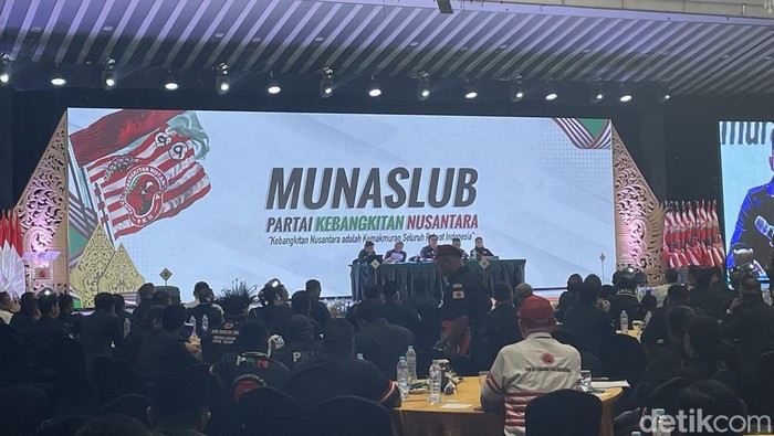 Anas Urbaningrum resmi ditetapkan menjadi Ketua Umum Partai Kebangkitan Nusantara (PKN) periode 2023-2028. (Silvia Ng/detikcom)