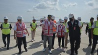 Menhub mengatakan, akan membuka peluang untuk membuka penerbangan haji pada tahun depan. Untuk itu ia menyarankan untuk menambah fasilitas di sekitar bandara Kediri seperti hotel dan fasilitas pendukung lainnya.Foto: Dok BKIP Kemenhub
