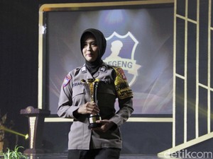 Brigadir Fitriani Raih Polisi Berdedikasi di Hoegeng Awards 2023