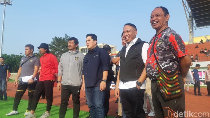 Ketum PSSI Erick Thohir pantau seleksi pemain Timnas Indonesia U-17 di Palembang.