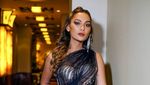 5 Potret Erika Carlina Berbusana Transparan