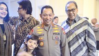Tampak Sena berfoto dengan Jenderal Polri Listyo Sigit.