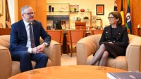 Penunjukan ini terjadi di tengah kenaikan suku bunga sebanyak 12 kali ke level tertinggi dalam satu dekade di Australia, sebesar 4,1%. Akibatnya pembayaran hipotek bulanan meningkat, memicu krisis biaya hidup.  