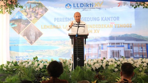 Gubernur NTT Viktor Bungtilu Laiskodat saat menyampaikan sambutan dalam acara peresmian kantor LLDIKTI wilayah XV di Kota Kupag, Kamis (13/07/2023).