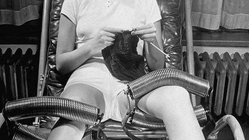Mesin latihan yang digunakan untuk menggulung lemak dari kaki cukup populer di tahun 1936. Foto: History daily