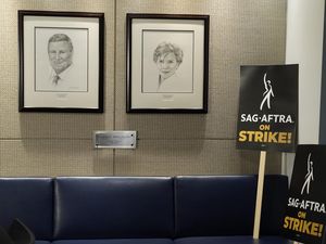 SAG-AFTRA Strike Berakhir! Hollywood Bergelora Lagi