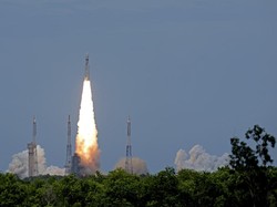 Lebih Canggih dari Starlink, Satelit Ini Bakal Terkoneksi Langsung ke HP!