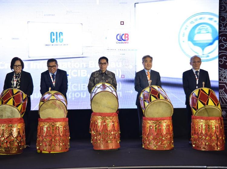 Inovasi Layanan Jasa Keuangan lewat Laporan Kredit