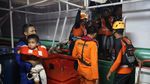 Detik-detik Evakuasi 151 Penumpang KM Sakura Express Kandas Hampir 10 Jam