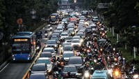 Sebab, puncak kemacetan yang biasanya terjadi pada pukul 07.00 WIB bisa terdistribusi ke beberapa waktu.