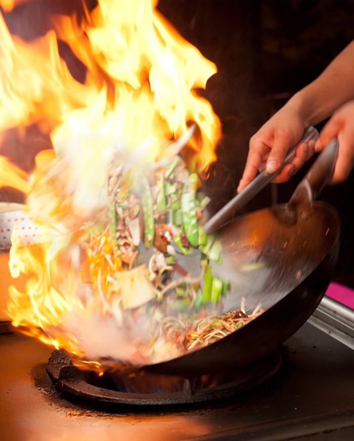 Mengenal Wok Hei, Teknik Tumisan China Ciptakan Aroma Smoky Makanan