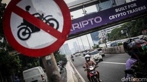 Pantas Mau Dipasang Kamera e-TLE, Banyak Pemotor Terobos JLNT Casablanca