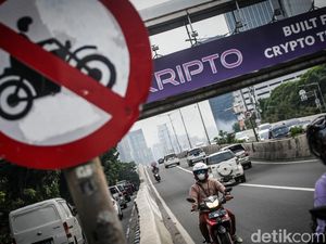 Pemikiran Salah Kaprah Netizen +62: Polisi Jebak Pemotor di Ujung JLNT Casablanca