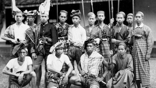 Passapu: Ikat Kepala Khas Sulawesi Selatan