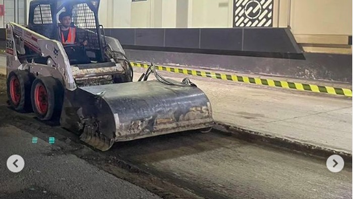 Perbaikan Jl HR Rasuna Said dengan pembangunan lapisan hotmix, 13 Juli 2023. (Dok Instagram Dinas Bina Marga DKI Jakarta)