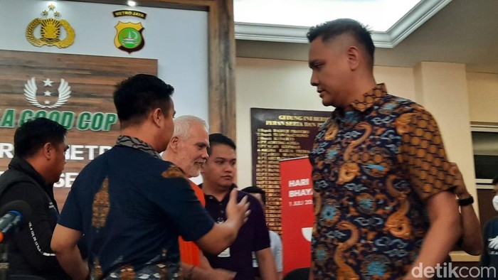 Pierre Gruno resmi ditahan polisi terkait kasus pemukulan di bar Jaksel