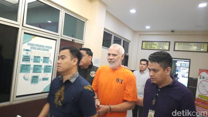 Pierre Gruno resmi ditahan polisi terkait kasus pemukulan di bar Jaksel
