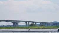 Proyek ini menggabungkan inovasi dalam desain solar panel terapung. Komponen yang digunakan juga dipilih dengan sangat hati-hati untuk meminimalkan dampak terhadap kualitas air dan lingkungan waduk. Foto: Eduardo Simorangkir