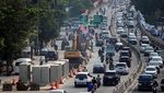 Potret Pembangunan Drainase di Tengah Jalan Jaksel