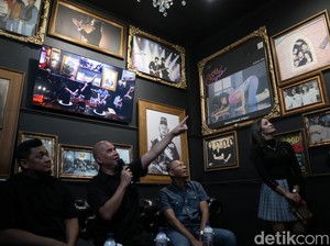 Melihat Perjalanan 30 Tahun Dewa 19 dari Tembok Restoran