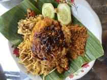 Blok M Nggak Ada Matinya! 5 Makanan Rumahan di Sini Patut Dicoba