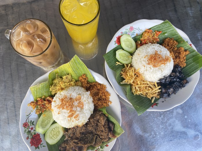 RM Lokiin nasi lidah bumbu dan empal gentong bercita rasa masakan rumahan