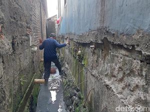 Tengok Lagi Potret Rumah Terhimpit Hotel di Bekasi
