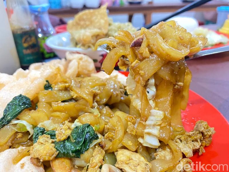 Sarapan Bakmi Bangka dan Kwetiau Goreng Enak di Dalam Gang Tersembunyi