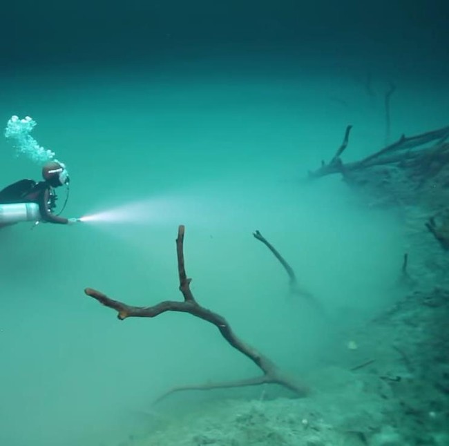 Melihat Sungai di Bawah Laut Seperti yang Dijelaskan Al-Quran
