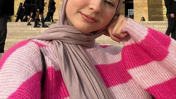 Selain Instagram, Tugba juga memiliki akun TikTok dengan username yang sama @tugkiara. Foto: Instagram/Tugkiara  