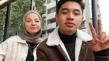 Tugba sering didoakan berjodoh dengan Fiki Naki. Fiki Naki pun mengaku serius dengan hubungan yang ia jalin bersama Tugba. Foto: Instagram/@tugkiara