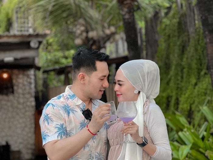 10 Momen Kulineran Meylisa Zaara, Selebgram yang Ungkap Suaminya Gay