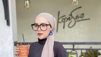 Meylisa Zaara aktif mengunggah foto di akun Instagram miliknya. Namun, ia lebih sering membagikan momen saat sendiri, termasuk saat kulineran. Foto: Instagram @meylisazaara