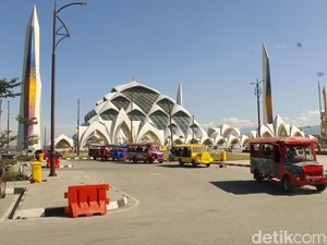 Jabar Hari Ini: Pungli Terjadi di Masjid Al Jabbar Bandung